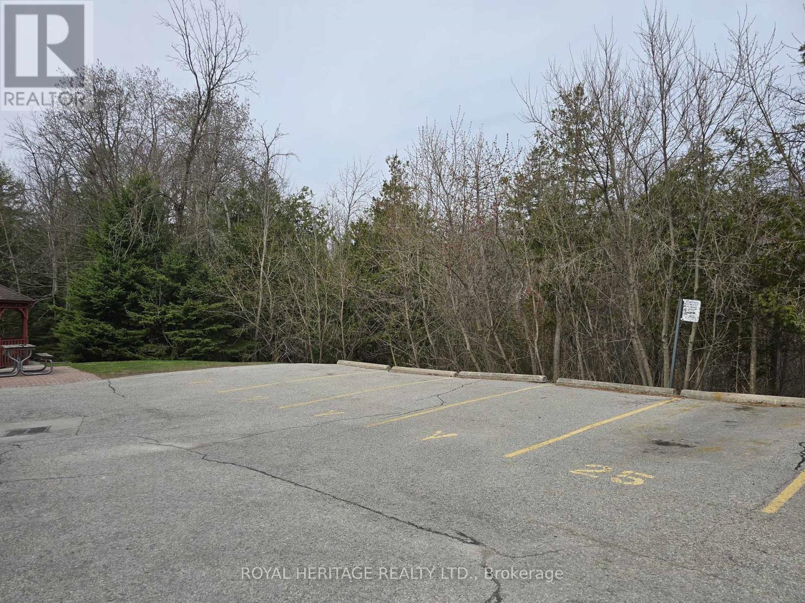 












303 - 166 OLIVE STREET

,
East Gwillimbury (Holland Landing),




Ontario
L9N1M9

