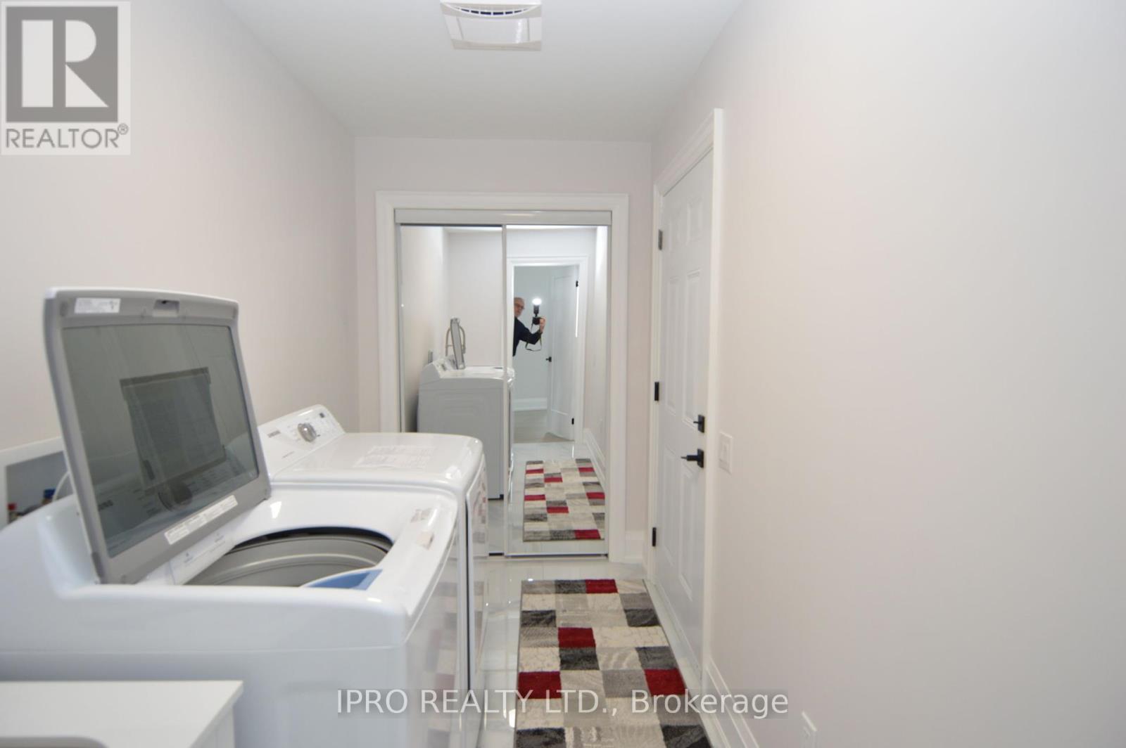 












44 ALBERT STREET W

,
New Tecumseth (Alliston),




Ontario
L9R1H2

