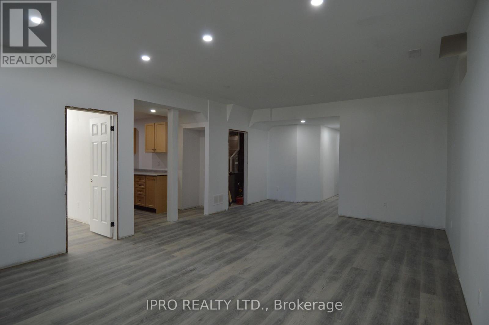 












44 ALBERT STREET W

,
New Tecumseth (Alliston),




Ontario
L9R1H2

