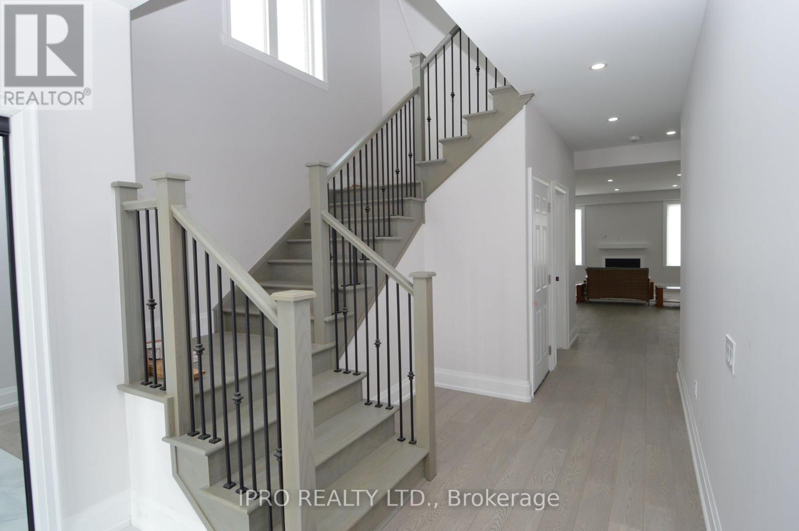 












44 ALBERT STREET W

,
New Tecumseth (Alliston),




Ontario
L9R1H2

