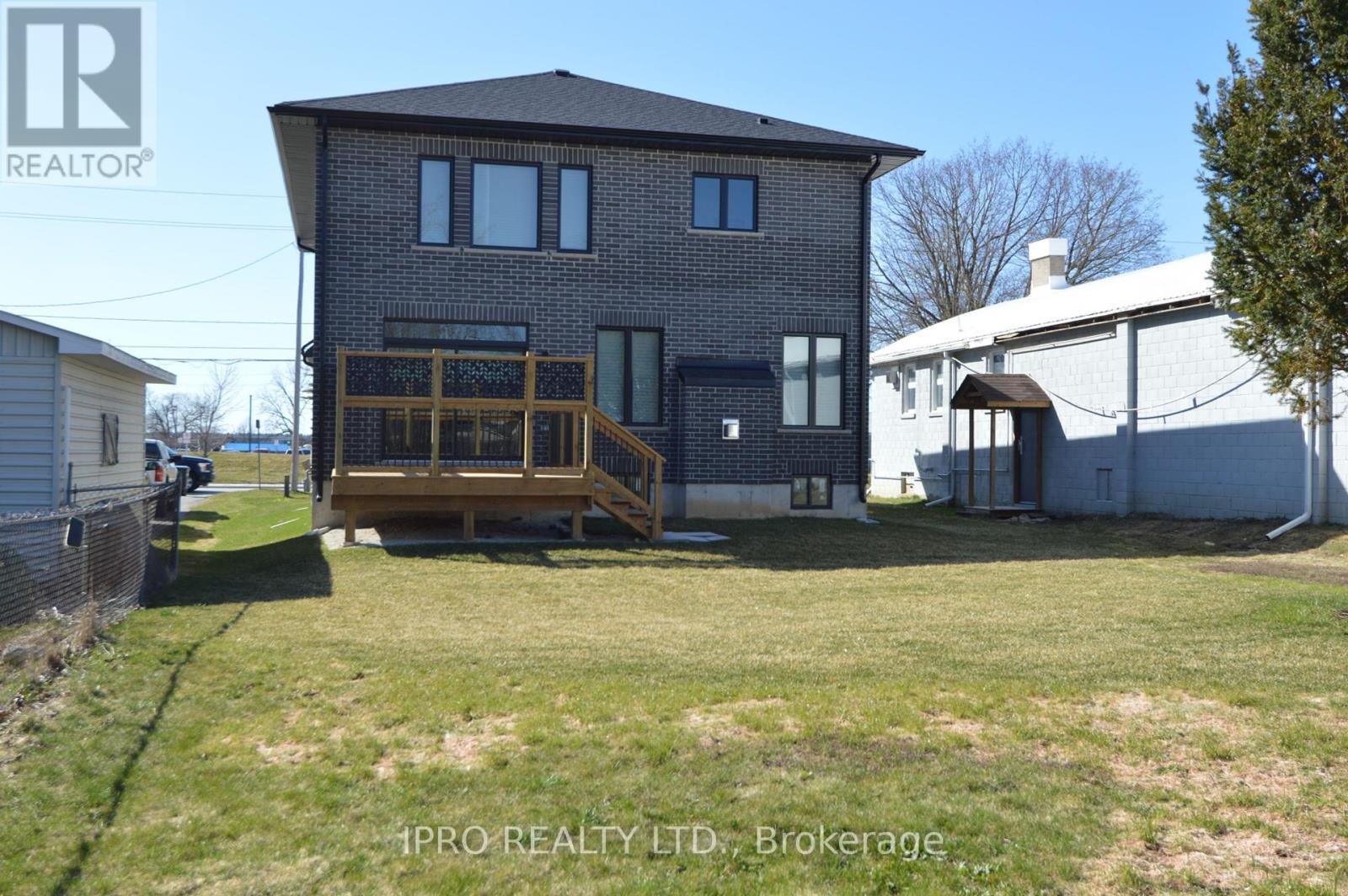 












44 ALBERT STREET W

,
New Tecumseth (Alliston),




Ontario
L9R1H2

