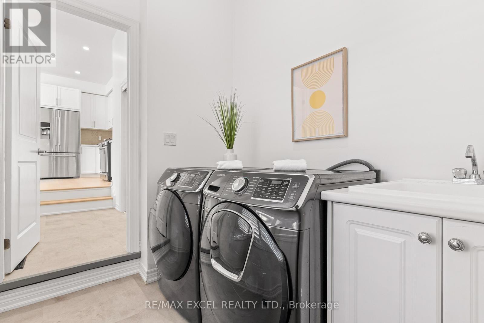 












322 BARONS STREET

,
Vaughan (Kleinburg),




Ontario
L4H4H4

