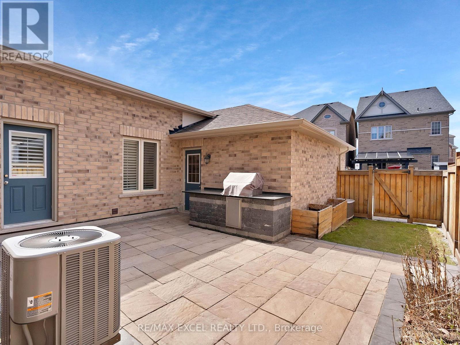












322 BARONS STREET

,
Vaughan (Kleinburg),




Ontario
L4H4H4

