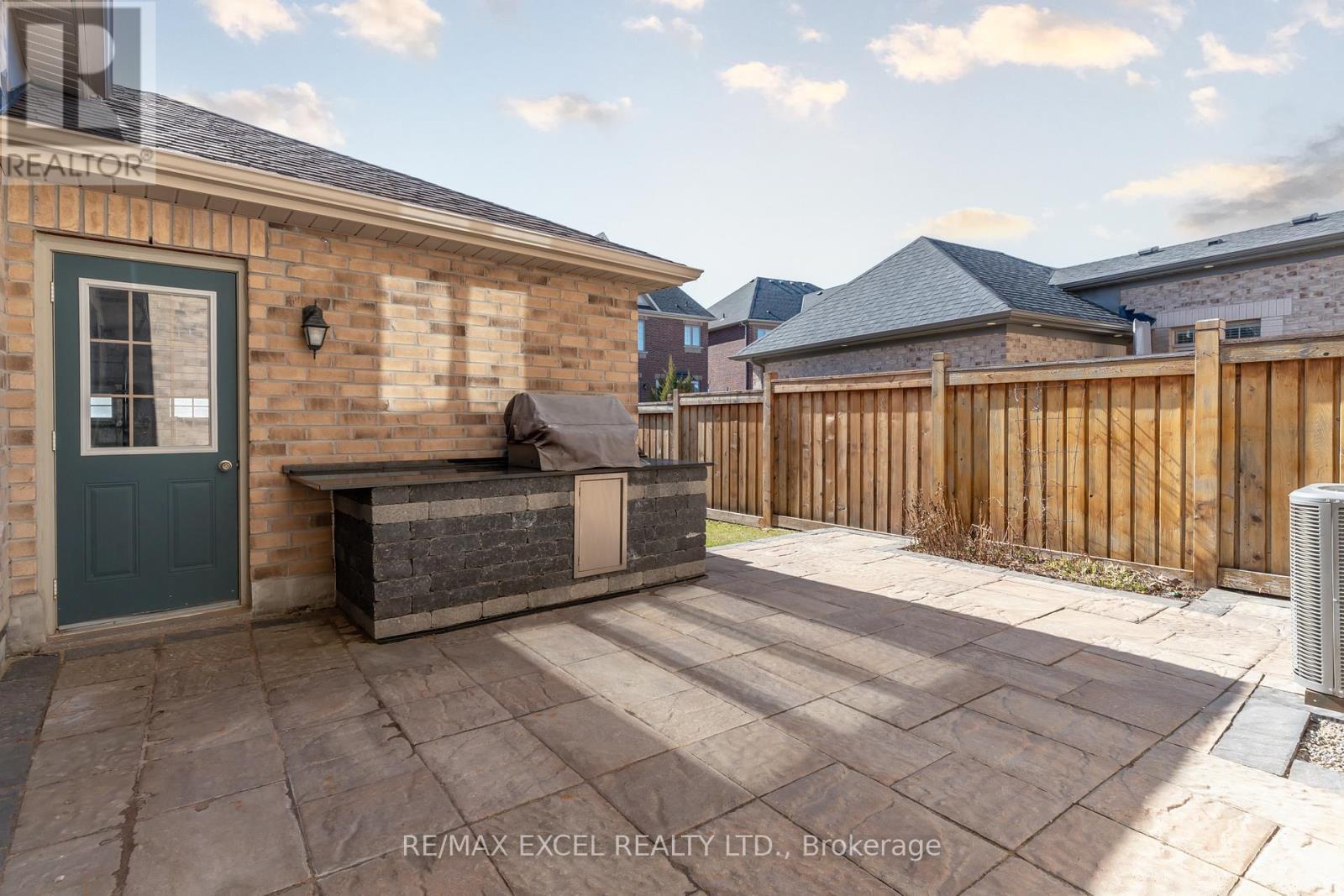 












322 BARONS STREET

,
Vaughan (Kleinburg),




Ontario
L4H4H4

