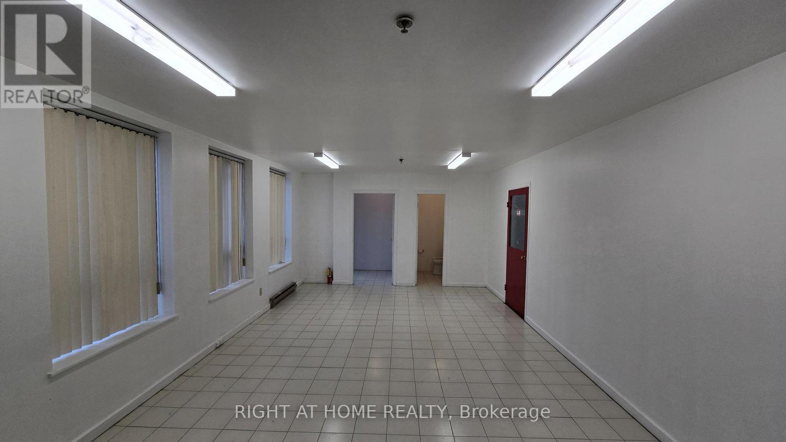












47 - 101 FRESHWAY DRIVE

,
Vaughan (Concord),




Ontario
L4K1R9

