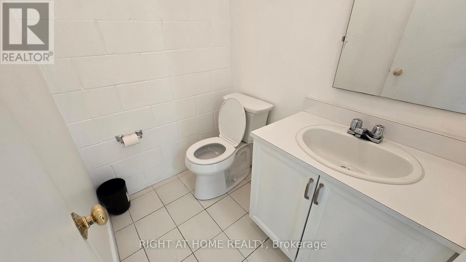 












47 - 101 FRESHWAY DRIVE

,
Vaughan (Concord),




Ontario
L4K1R9

