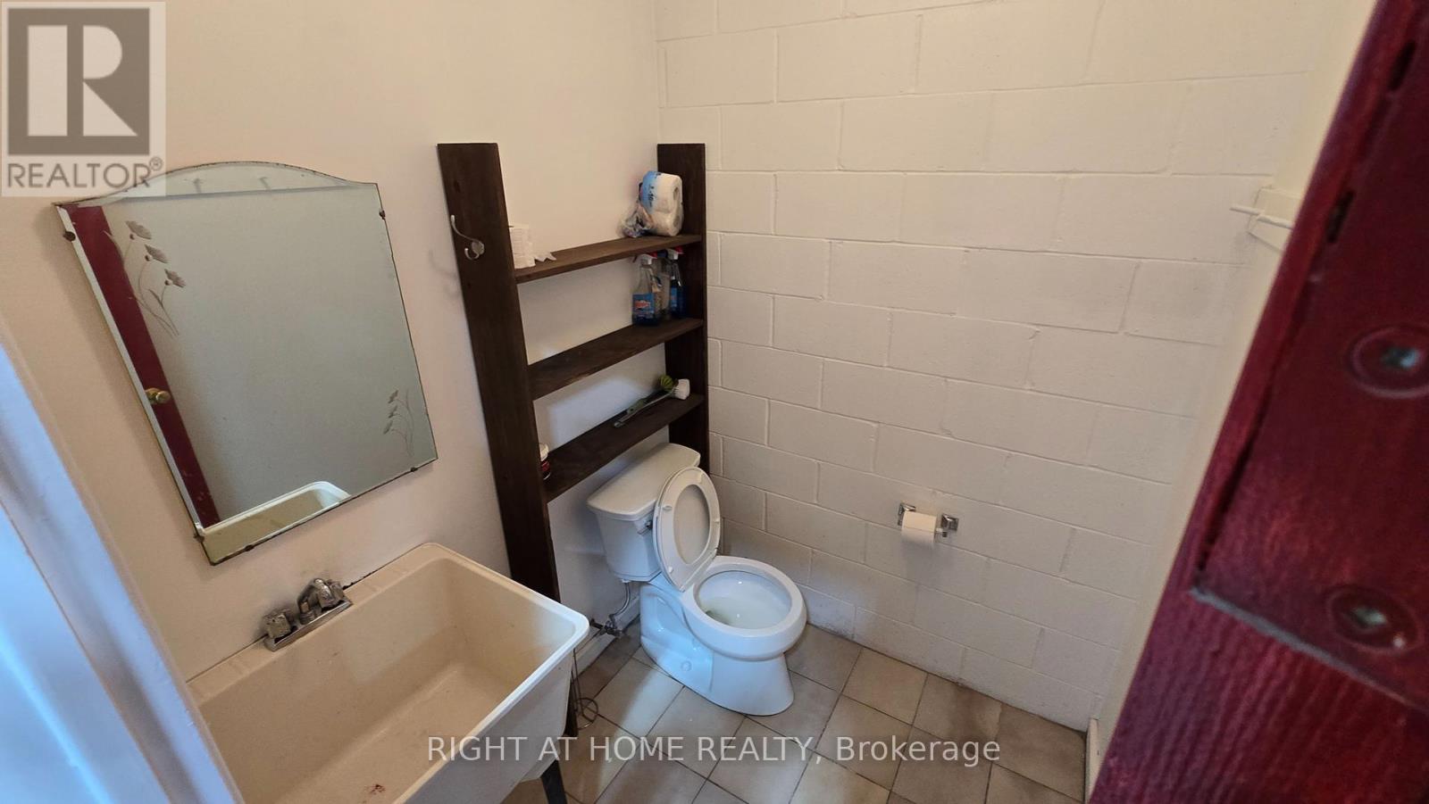 












47 - 101 FRESHWAY DRIVE

,
Vaughan (Concord),




Ontario
L4K1R9

