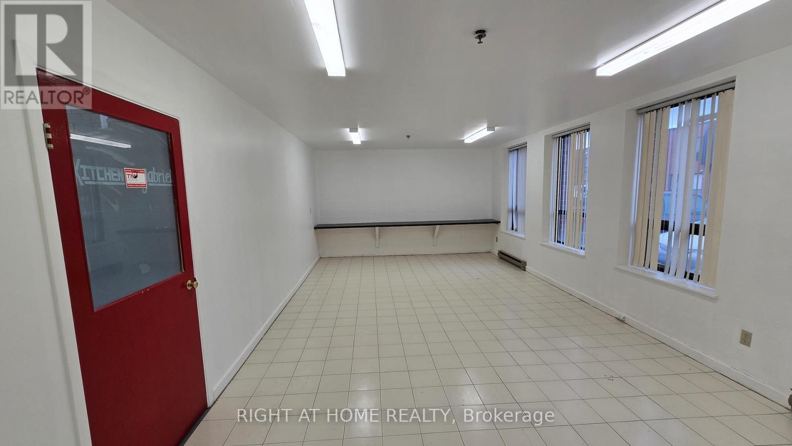 












47 - 101 FRESHWAY DRIVE

,
Vaughan (Concord),




Ontario
L4K1R9

