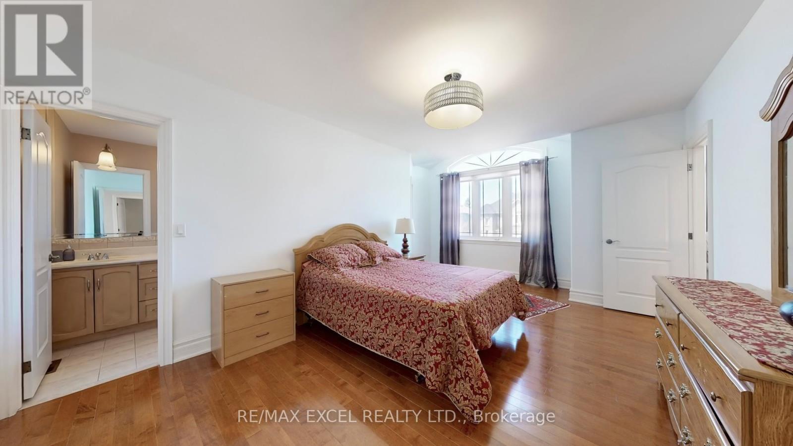 












65 PATHLANE ROAD

,
Richmond Hill (Langstaff),




Ontario
L4B4A5

