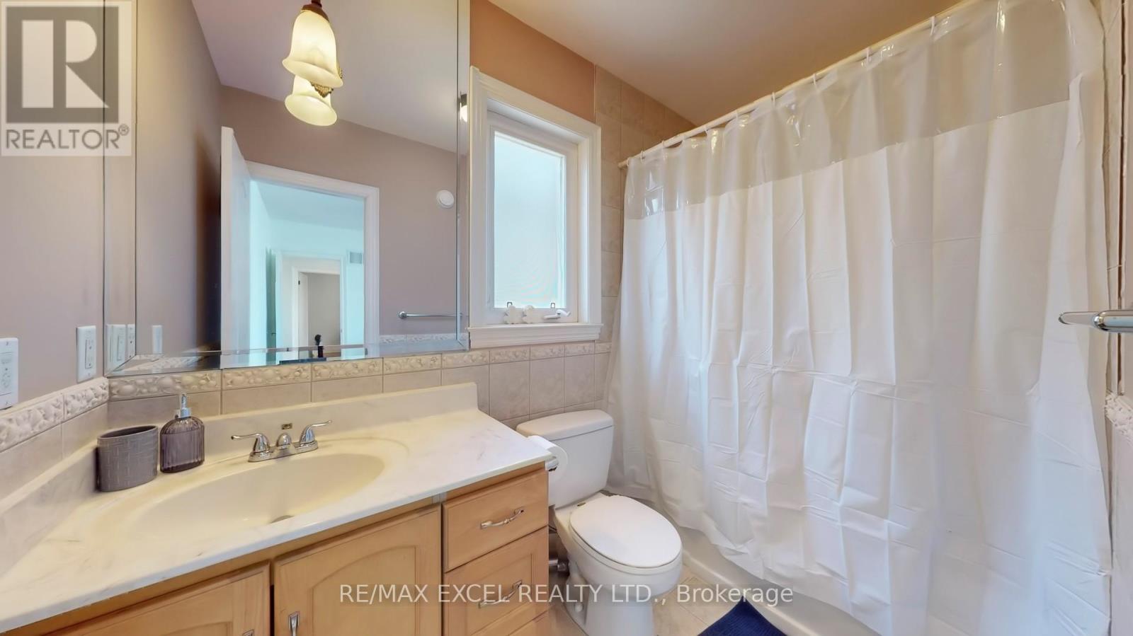 












65 PATHLANE ROAD

,
Richmond Hill (Langstaff),




Ontario
L4B4A5

