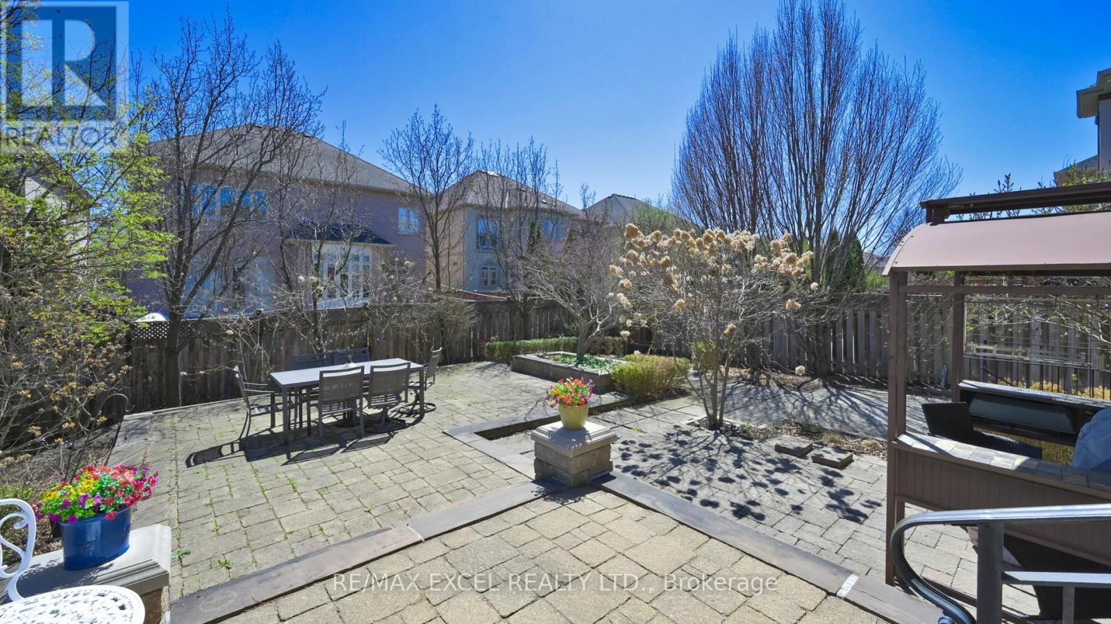 












65 PATHLANE ROAD

,
Richmond Hill (Langstaff),




Ontario
L4B4A5

