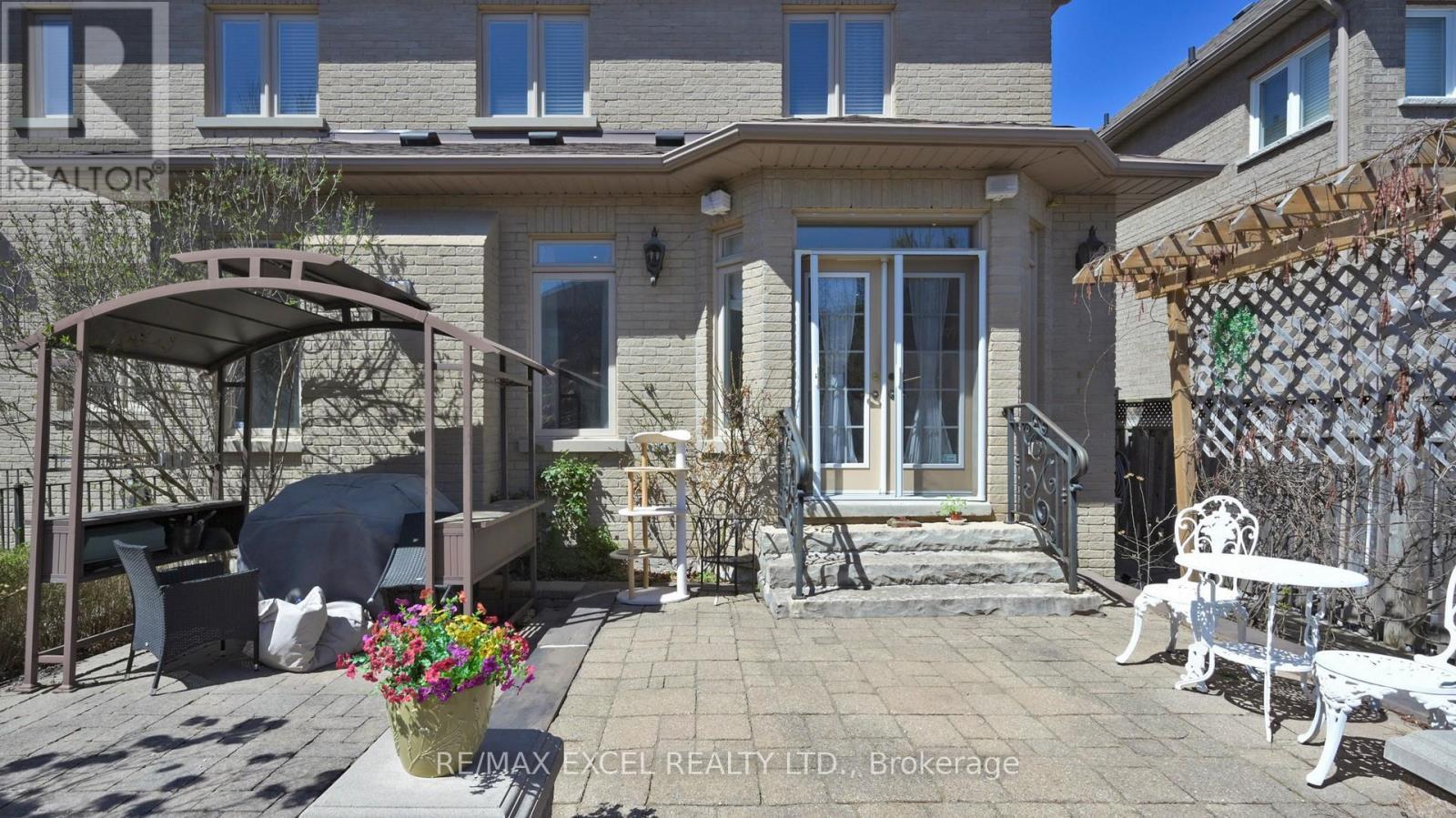 












65 PATHLANE ROAD

,
Richmond Hill (Langstaff),




Ontario
L4B4A5

