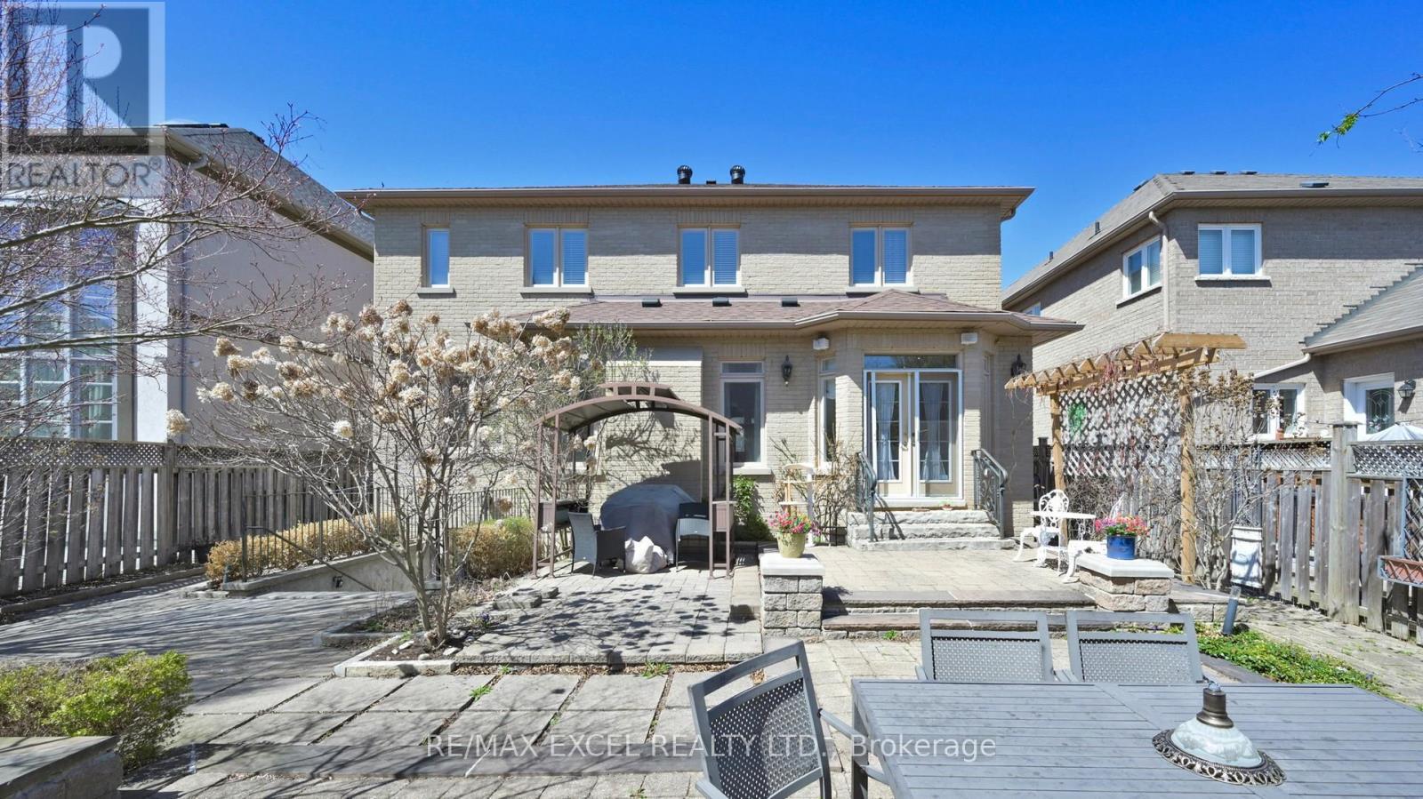 












65 PATHLANE ROAD

,
Richmond Hill (Langstaff),




Ontario
L4B4A5

