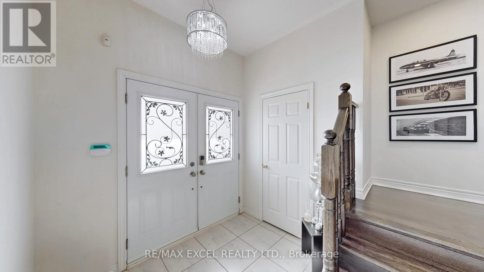 












11 UNITY GARDENS DRIVE

,
Markham (Village Green-South Unionville),




Ontario
L3R5R6

