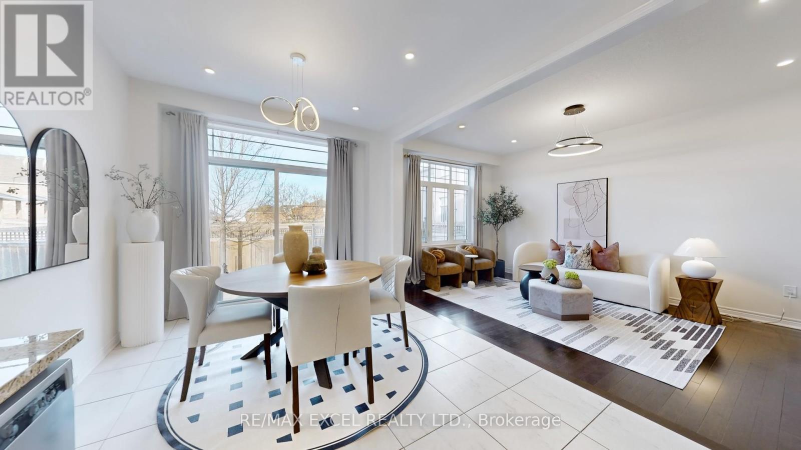 












11 UNITY GARDENS DRIVE

,
Markham (Village Green-South Unionville),




Ontario
L3R5R6

