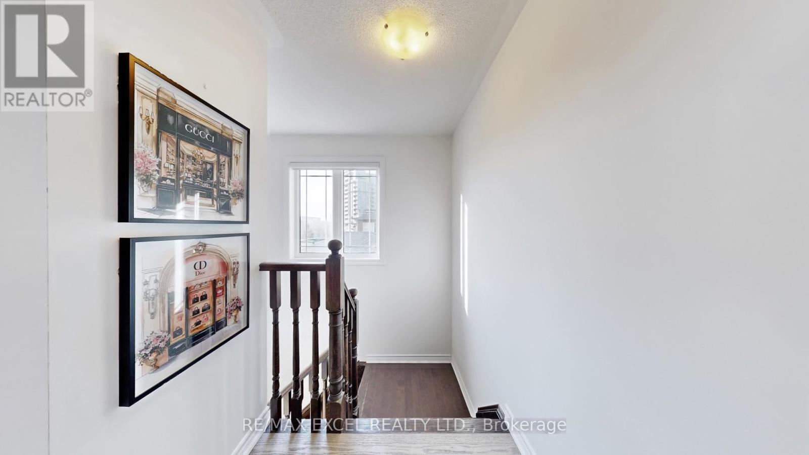 












11 UNITY GARDENS DRIVE

,
Markham (Village Green-South Unionville),




Ontario
L3R5R6

