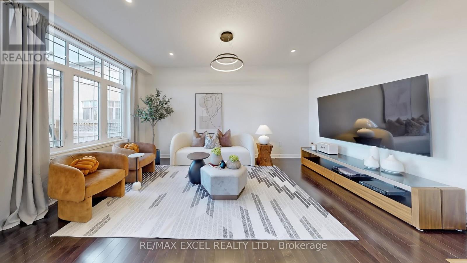












11 UNITY GARDENS DRIVE

,
Markham (Village Green-South Unionville),




Ontario
L3R5R6

