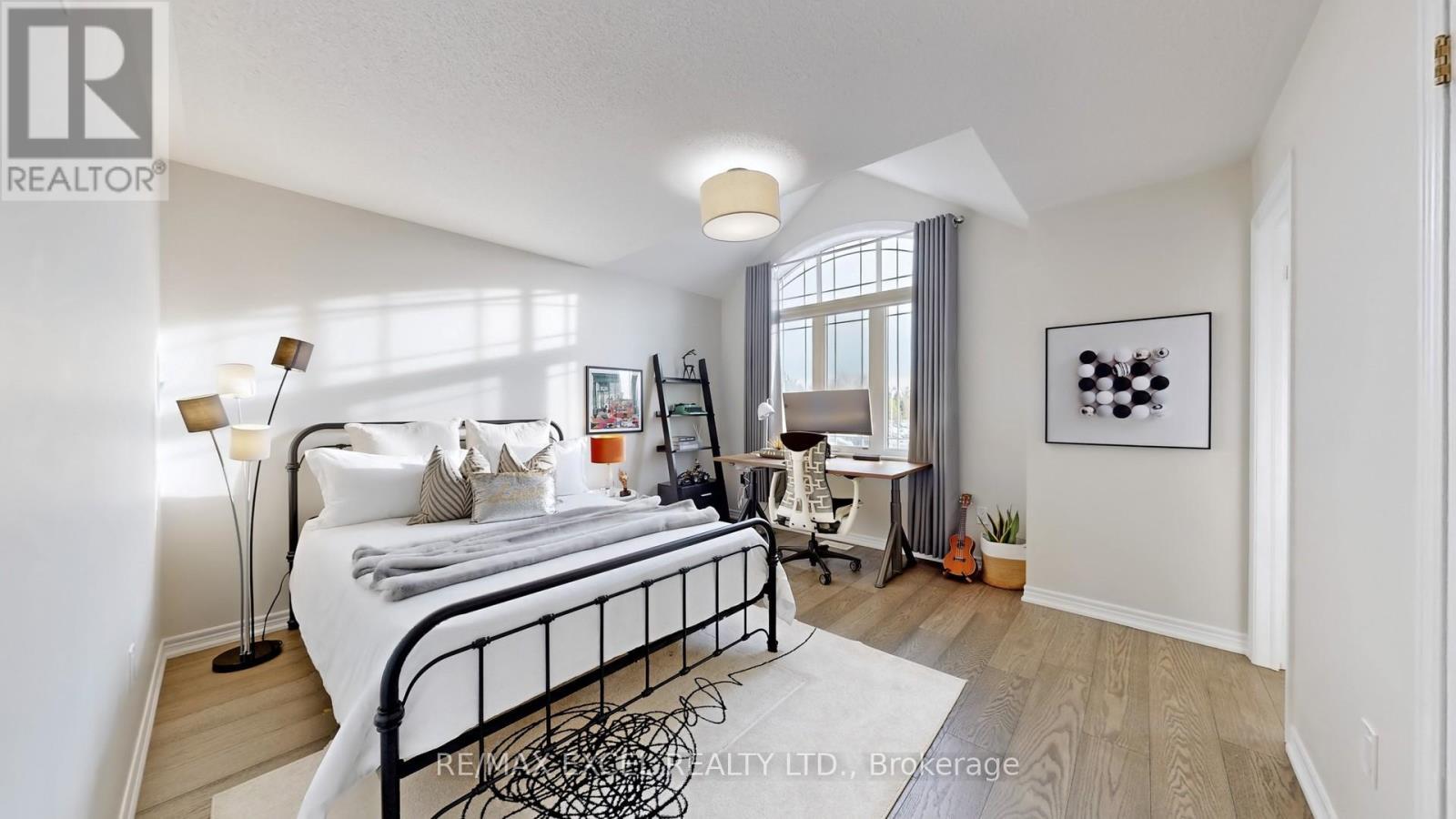 












11 UNITY GARDENS DRIVE

,
Markham (Village Green-South Unionville),




Ontario
L3R5R6

