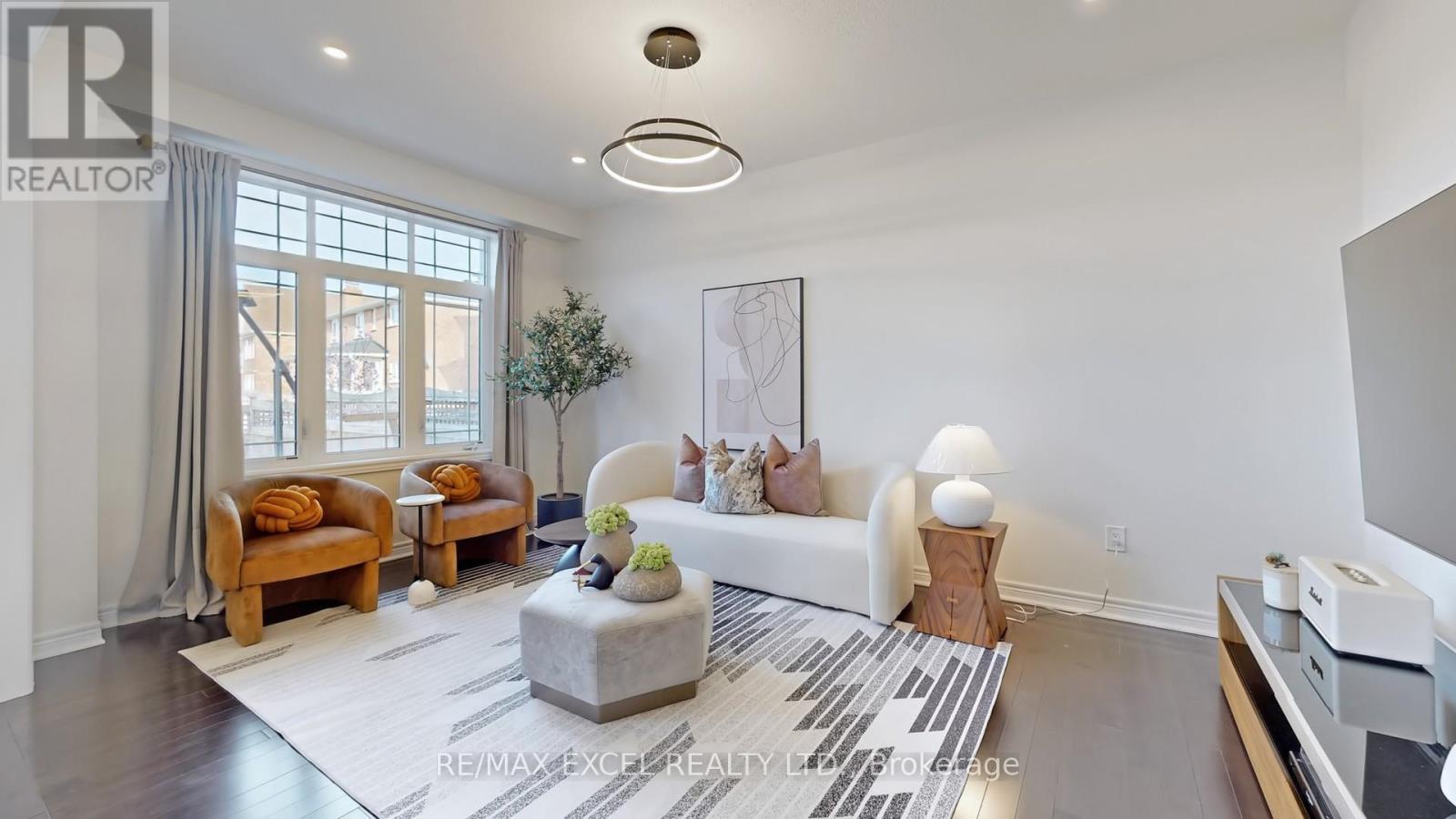 












11 UNITY GARDENS DRIVE

,
Markham (Village Green-South Unionville),




Ontario
L3R5R6

