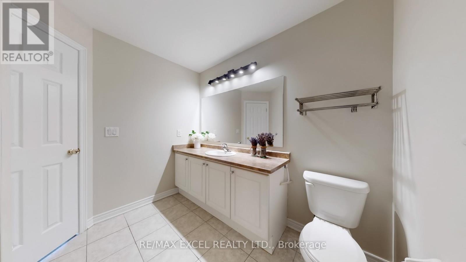 












11 UNITY GARDENS DRIVE

,
Markham (Village Green-South Unionville),




Ontario
L3R5R6

