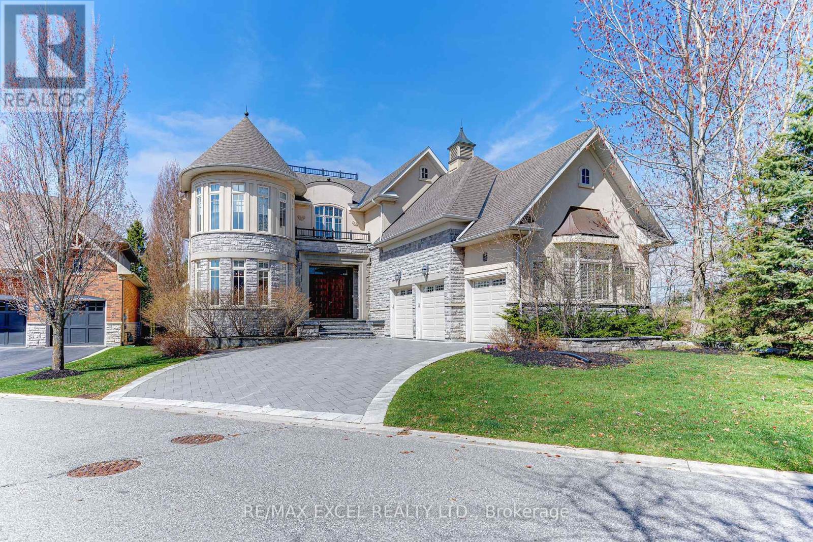 












8 COUNTRY CLUB DRIVE

,
King,




Ontario
L7B1M5


