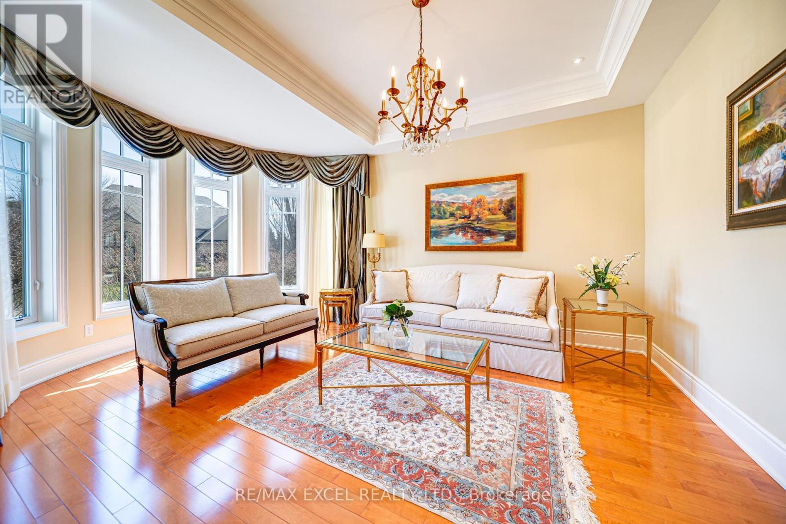 












8 COUNTRY CLUB DRIVE

,
King,




Ontario
L7B1M5

