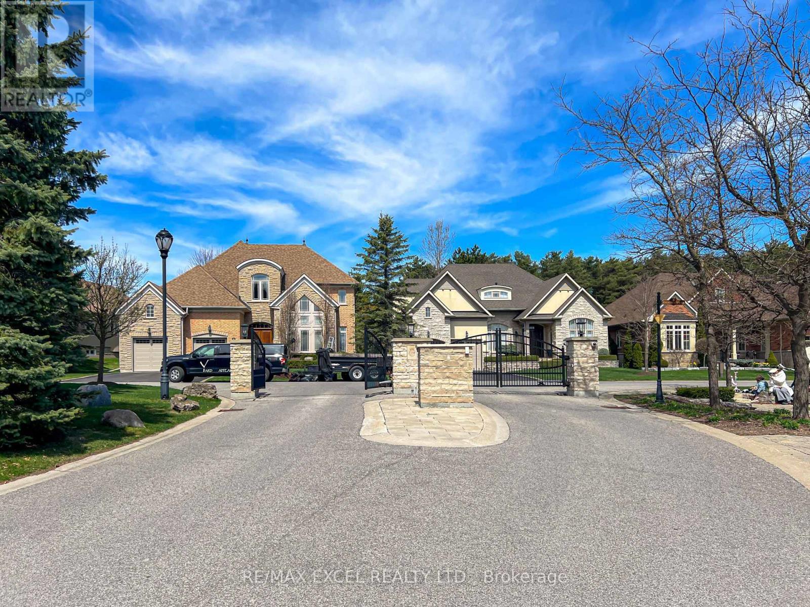 












8 COUNTRY CLUB DRIVE

,
King,




Ontario
L7B1M5

