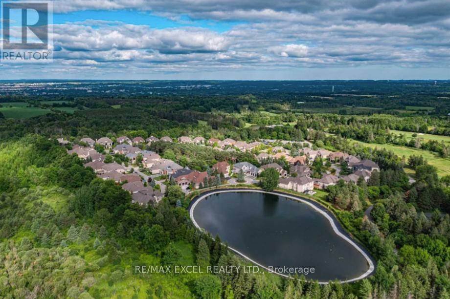 












8 COUNTRY CLUB DRIVE

,
King,




Ontario
L7B1M5

