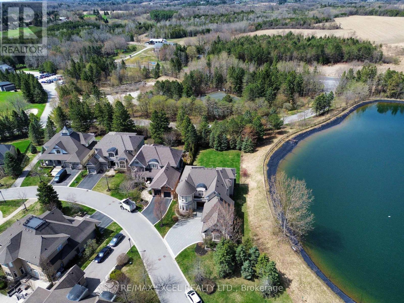 












8 COUNTRY CLUB DRIVE

,
King,




Ontario
L7B1M5

