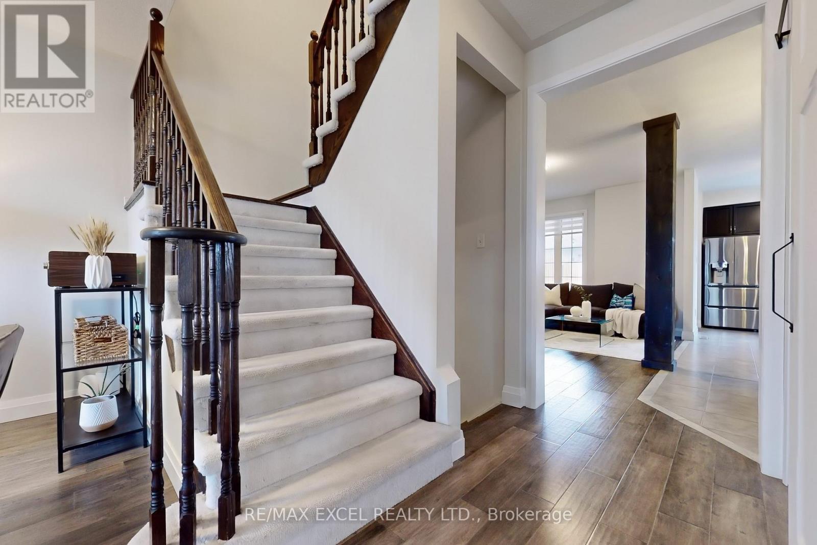 












556 COUNTRY GLEN ROAD

,
Markham (Cornell),




Ontario
L6B1E8

