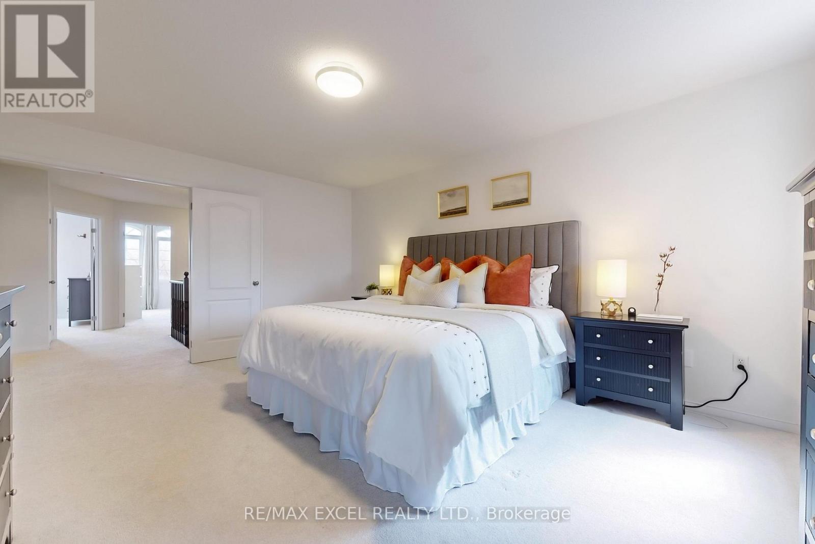 












556 COUNTRY GLEN ROAD

,
Markham (Cornell),




Ontario
L6B1E8


