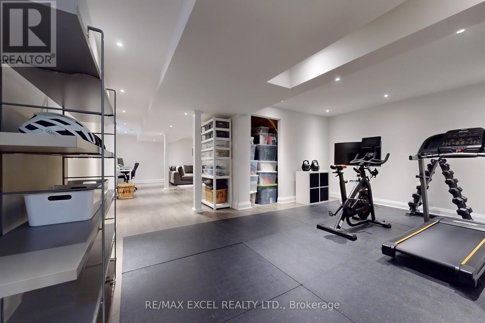 












556 COUNTRY GLEN ROAD

,
Markham (Cornell),




Ontario
L6B1E8

