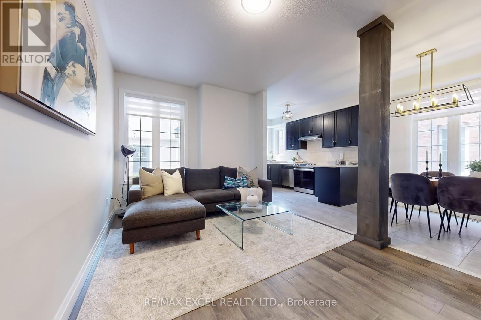 












556 COUNTRY GLEN ROAD

,
Markham (Cornell),




Ontario
L6B1E8

