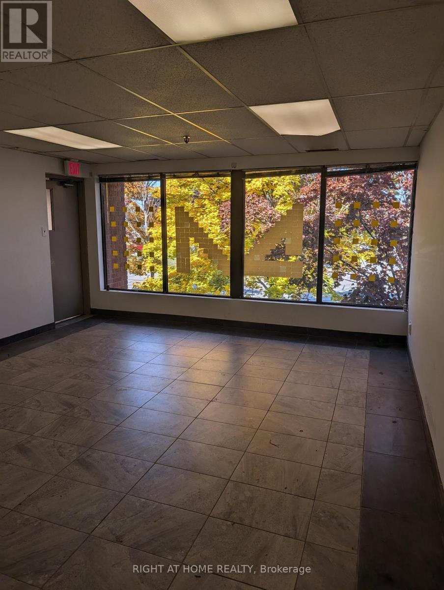 












3 - 210 DRUMLIN CIRCLE

,
Vaughan (Concord),




Ontario
L4K3E3

