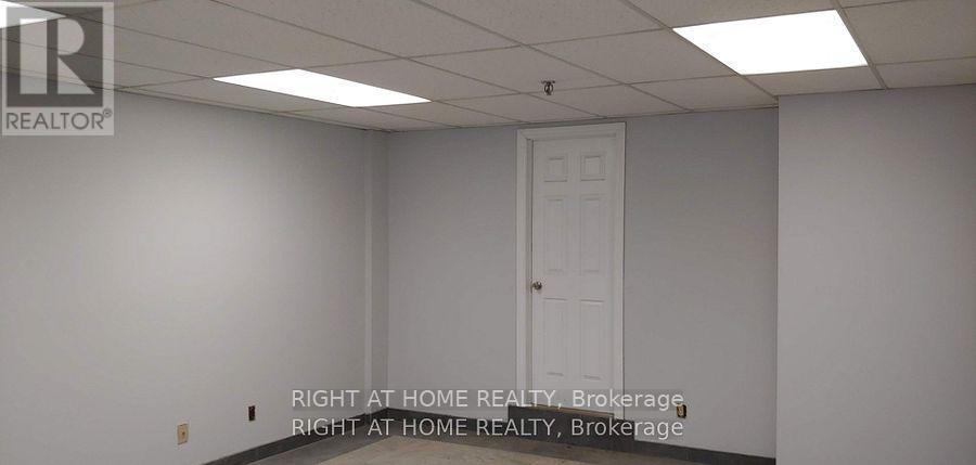 












3 - 210 DRUMLIN CIRCLE

,
Vaughan (Concord),




Ontario
L4K3E3

