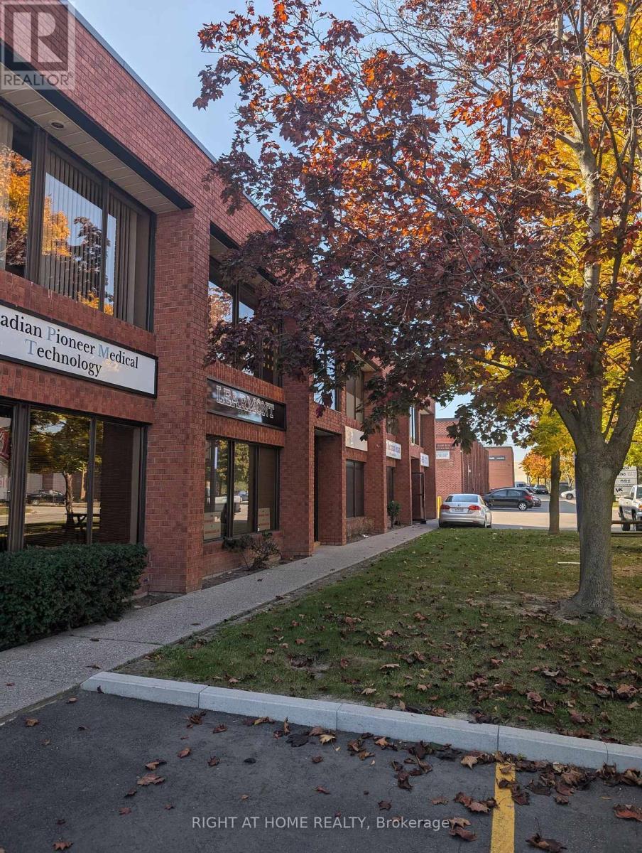 












3 - 210 DRUMLIN CIRCLE

,
Vaughan (Concord),




Ontario
L4K3E3

