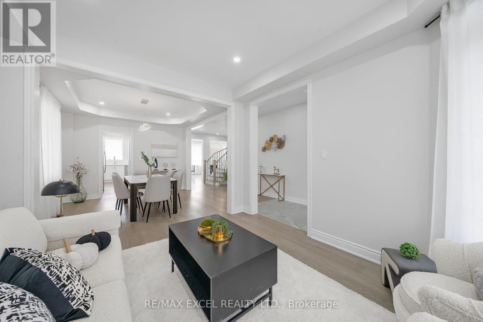 












15 HAWKSBURY ROAD

,
Markham (Wismer),




Ontario
L6E1G9


