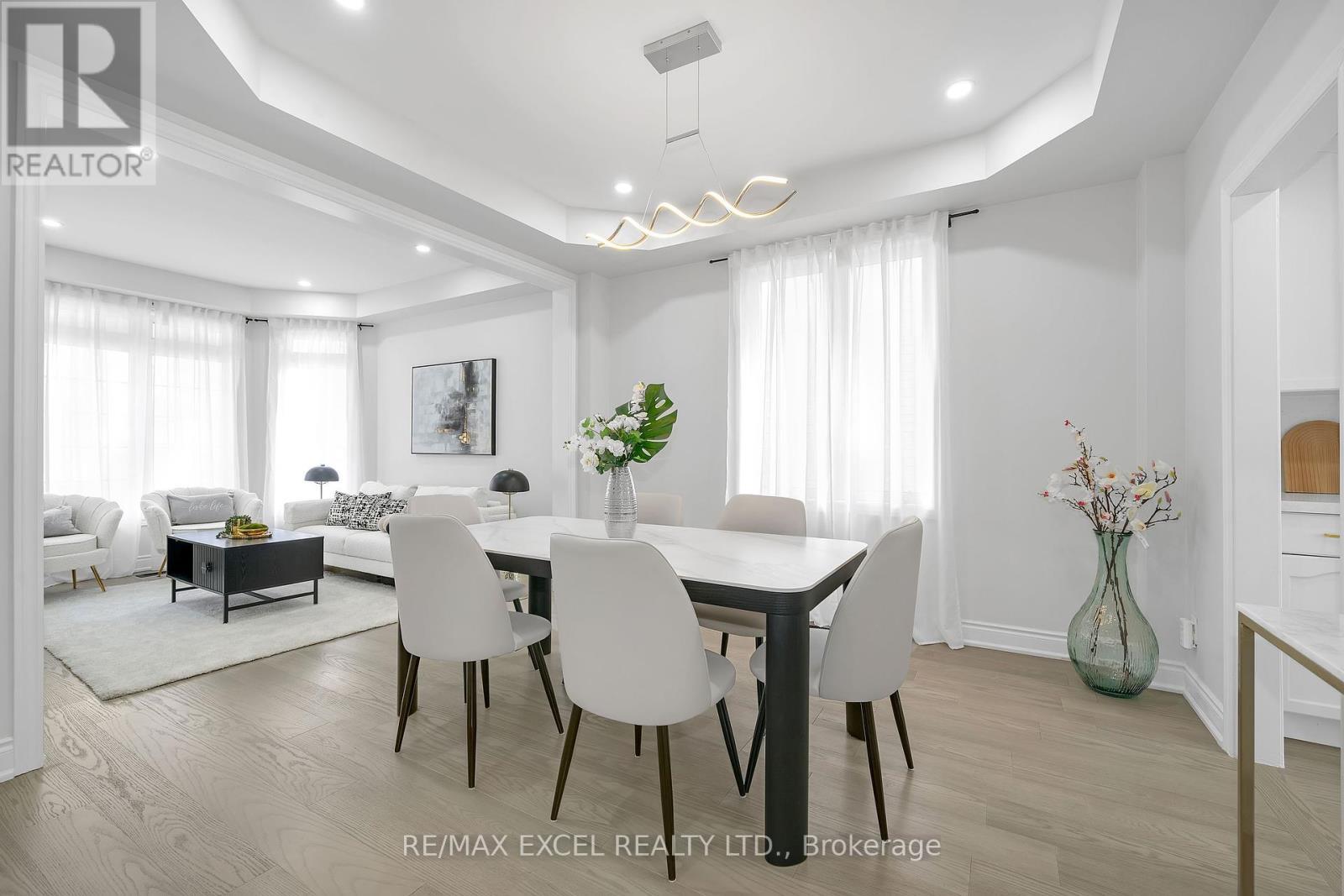 












15 HAWKSBURY ROAD

,
Markham (Wismer),




Ontario
L6E1G9

