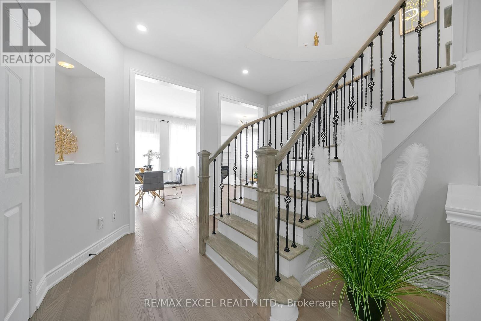












15 HAWKSBURY ROAD

,
Markham (Wismer),




Ontario
L6E1G9

