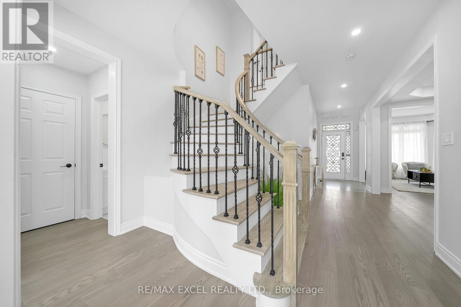 












15 HAWKSBURY ROAD

,
Markham (Wismer),




Ontario
L6E1G9

