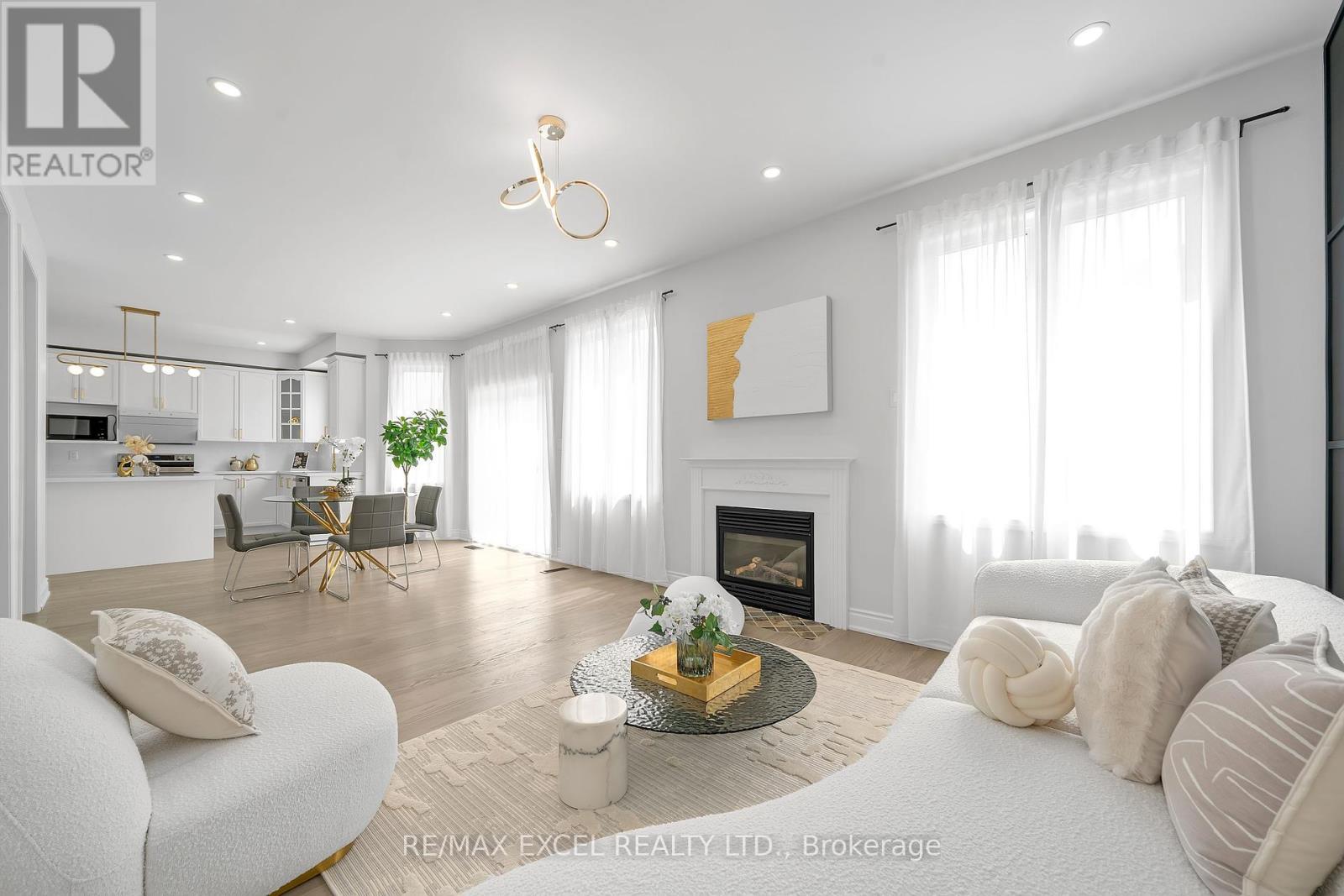 












15 HAWKSBURY ROAD

,
Markham (Wismer),




Ontario
L6E1G9


