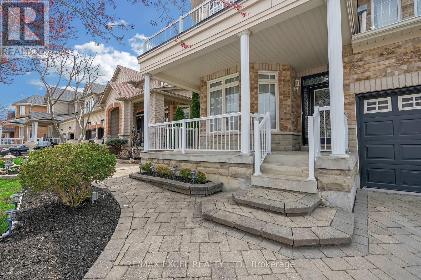 












15 HAWKSBURY ROAD

,
Markham (Wismer),




Ontario
L6E1G9

