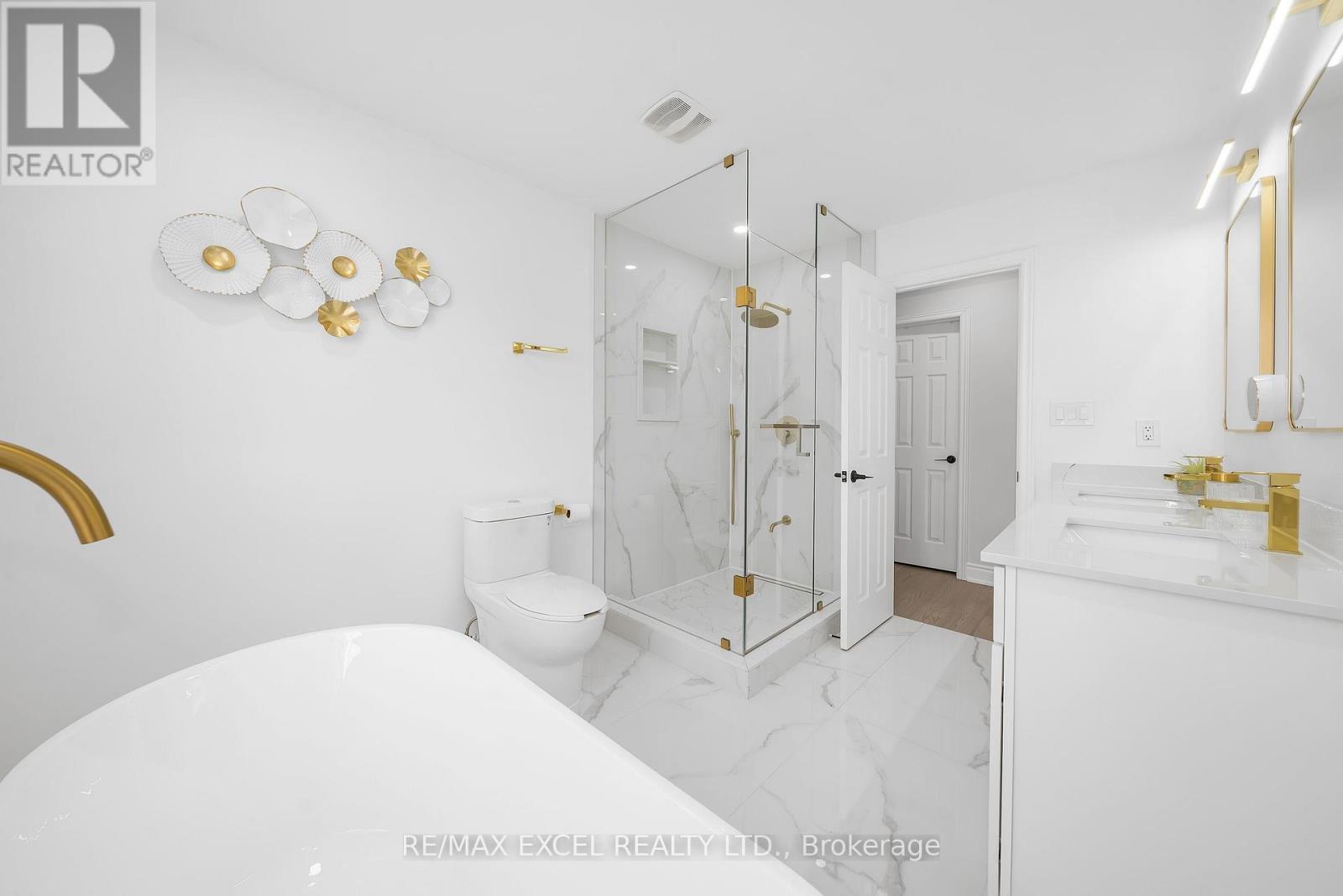 












15 HAWKSBURY ROAD

,
Markham (Wismer),




Ontario
L6E1G9

