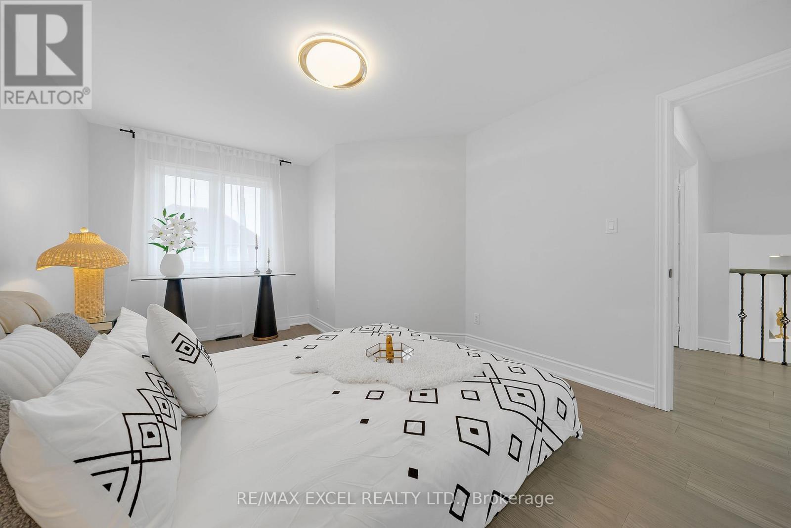 












15 HAWKSBURY ROAD

,
Markham (Wismer),




Ontario
L6E1G9

