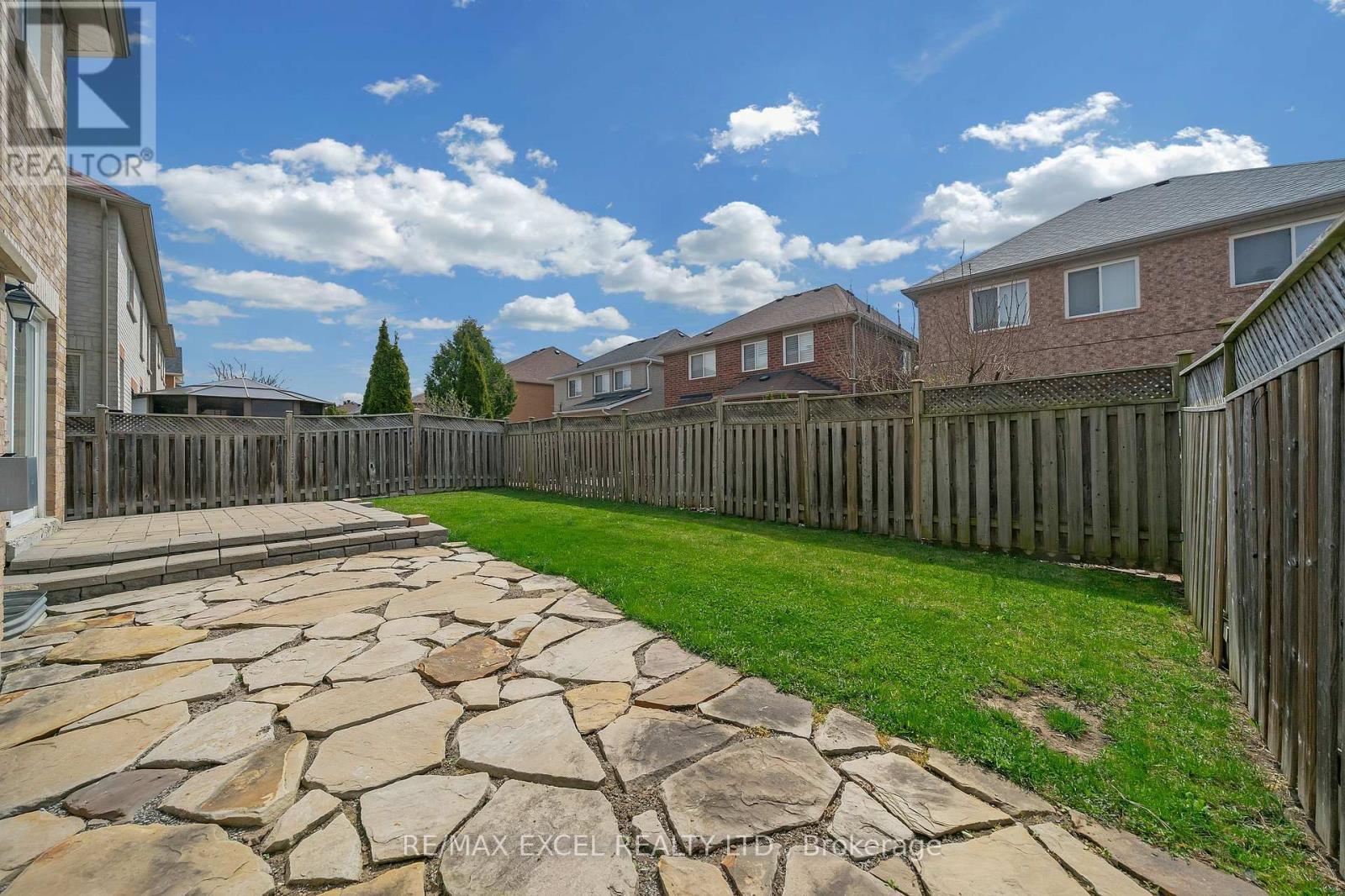 












15 HAWKSBURY ROAD

,
Markham (Wismer),




Ontario
L6E1G9

