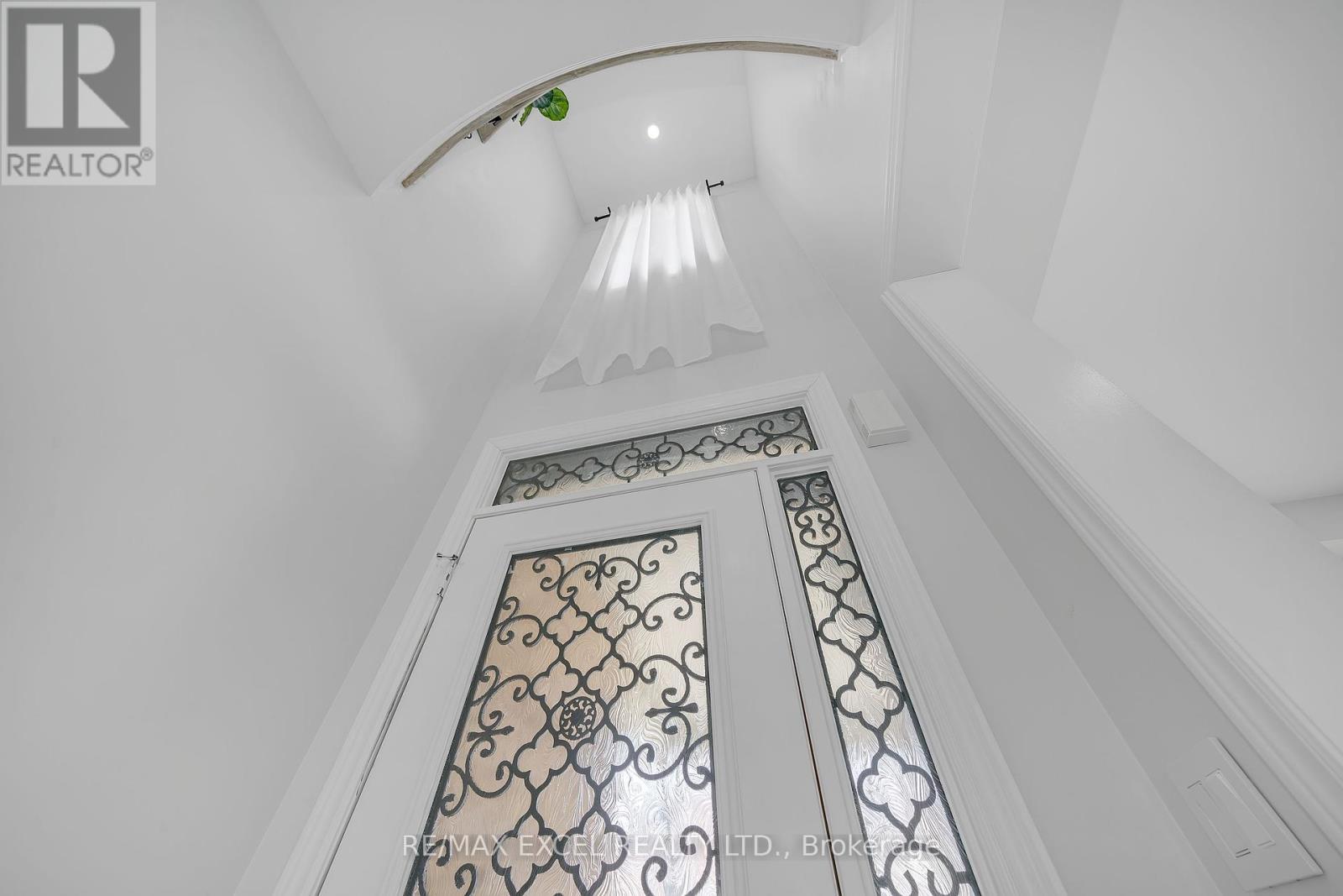 












15 HAWKSBURY ROAD

,
Markham (Wismer),




Ontario
L6E1G9

