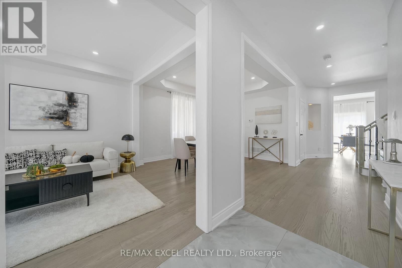 












15 HAWKSBURY ROAD

,
Markham (Wismer),




Ontario
L6E1G9

