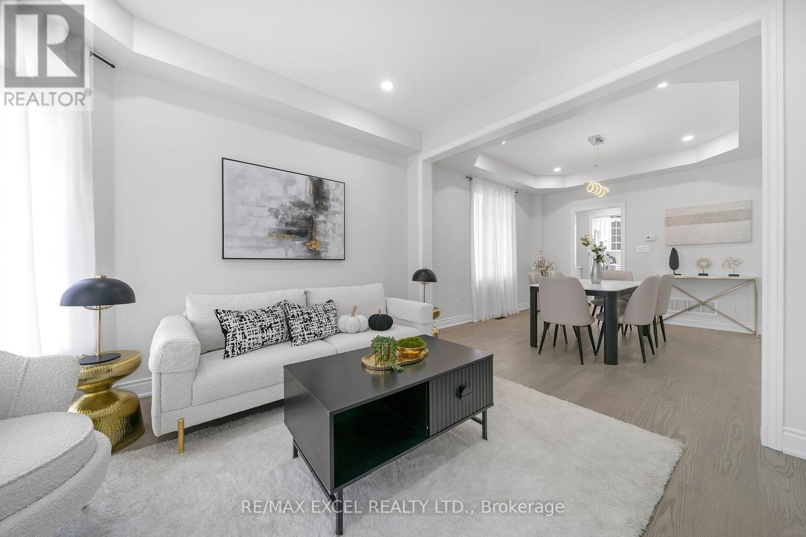 












15 HAWKSBURY ROAD

,
Markham (Wismer),




Ontario
L6E1G9

