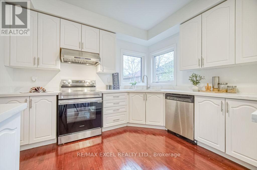 












316 WILLIAMSON ROAD

,
Markham (Greensborough),




Ontario
L6E2A7

