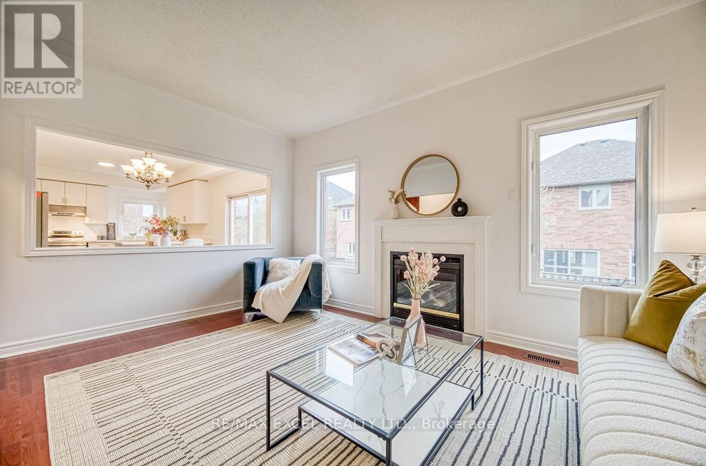 












316 WILLIAMSON ROAD

,
Markham (Greensborough),




Ontario
L6E2A7


